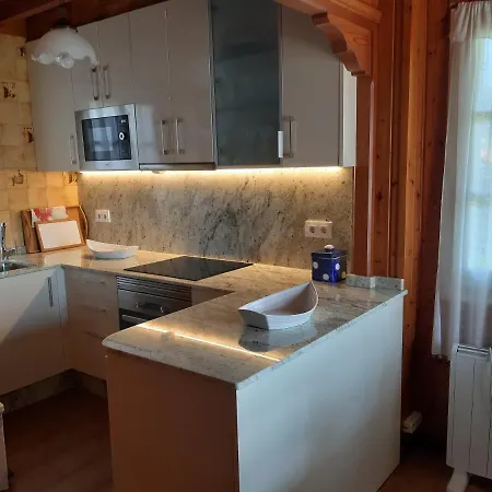 Casa De Madera Sobre El Mar *