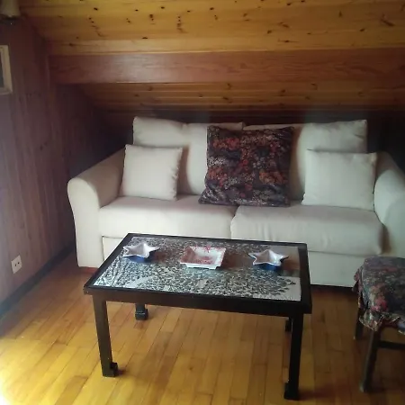 Casa De Madera Sobre El Mar *