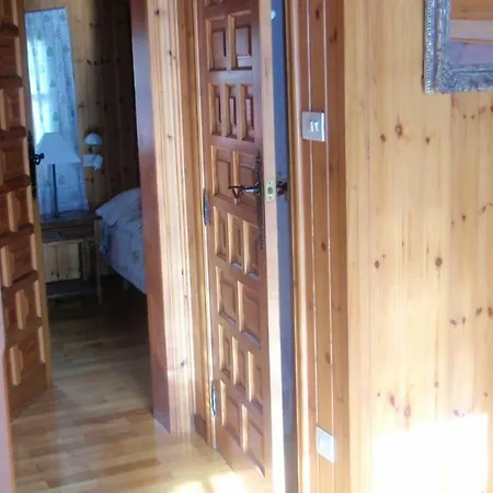 Casa De Madera Sobre El Mar * Nigran